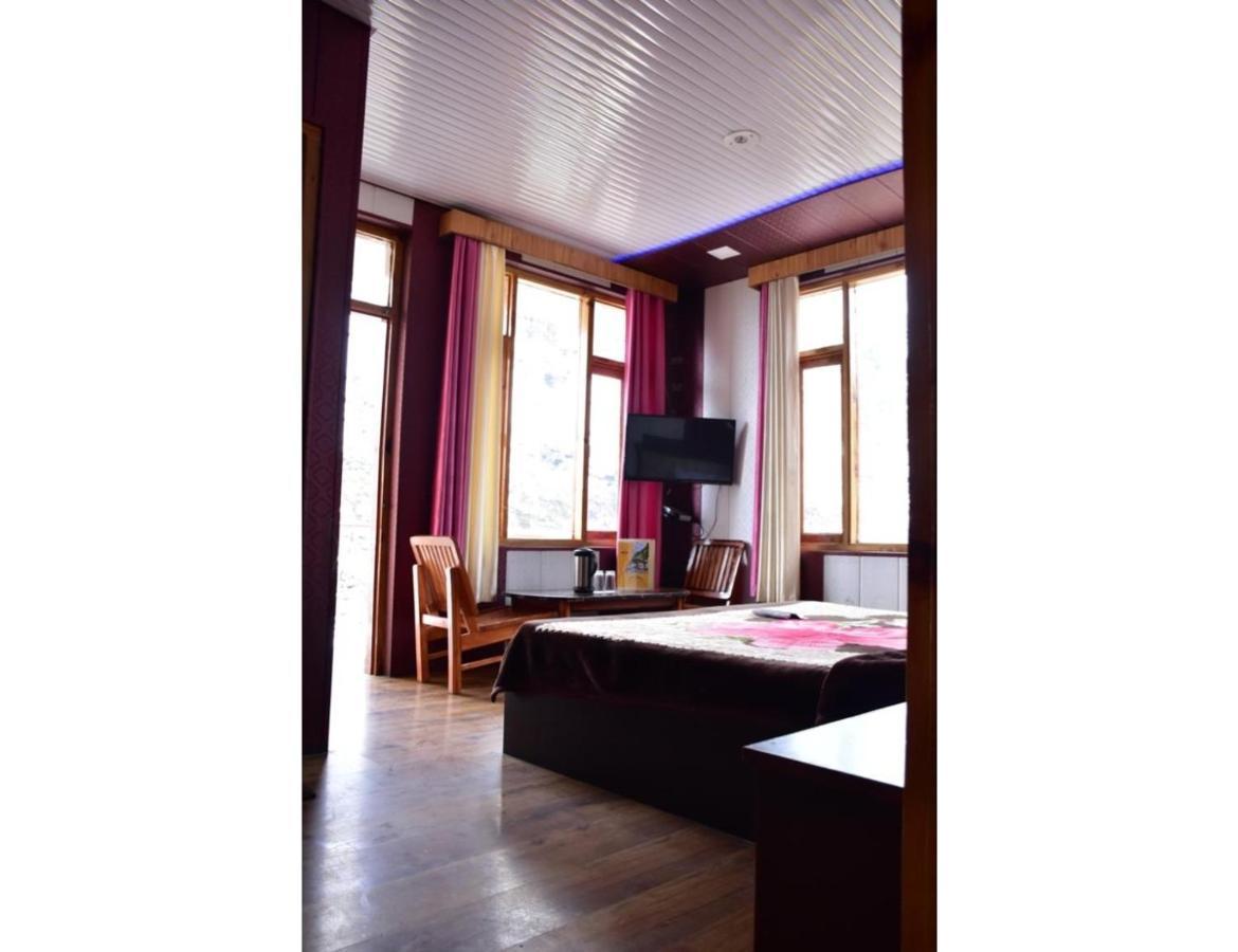 Hotel Peak View, Lahaul Sissu ภายนอก รูปภาพ