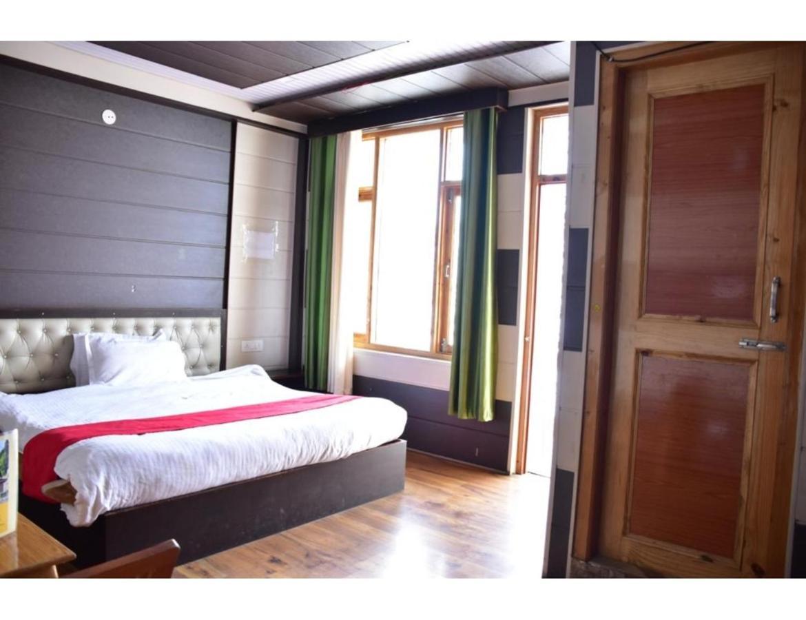Hotel Peak View, Lahaul Sissu ภายนอก รูปภาพ