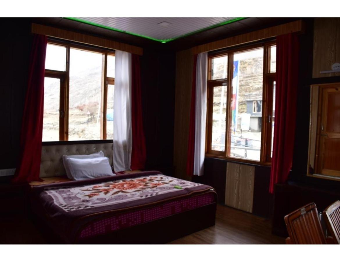 Hotel Peak View, Lahaul Sissu ภายนอก รูปภาพ