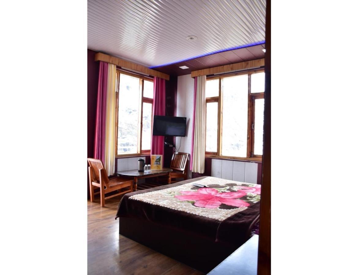 Hotel Peak View, Lahaul Sissu ภายนอก รูปภาพ