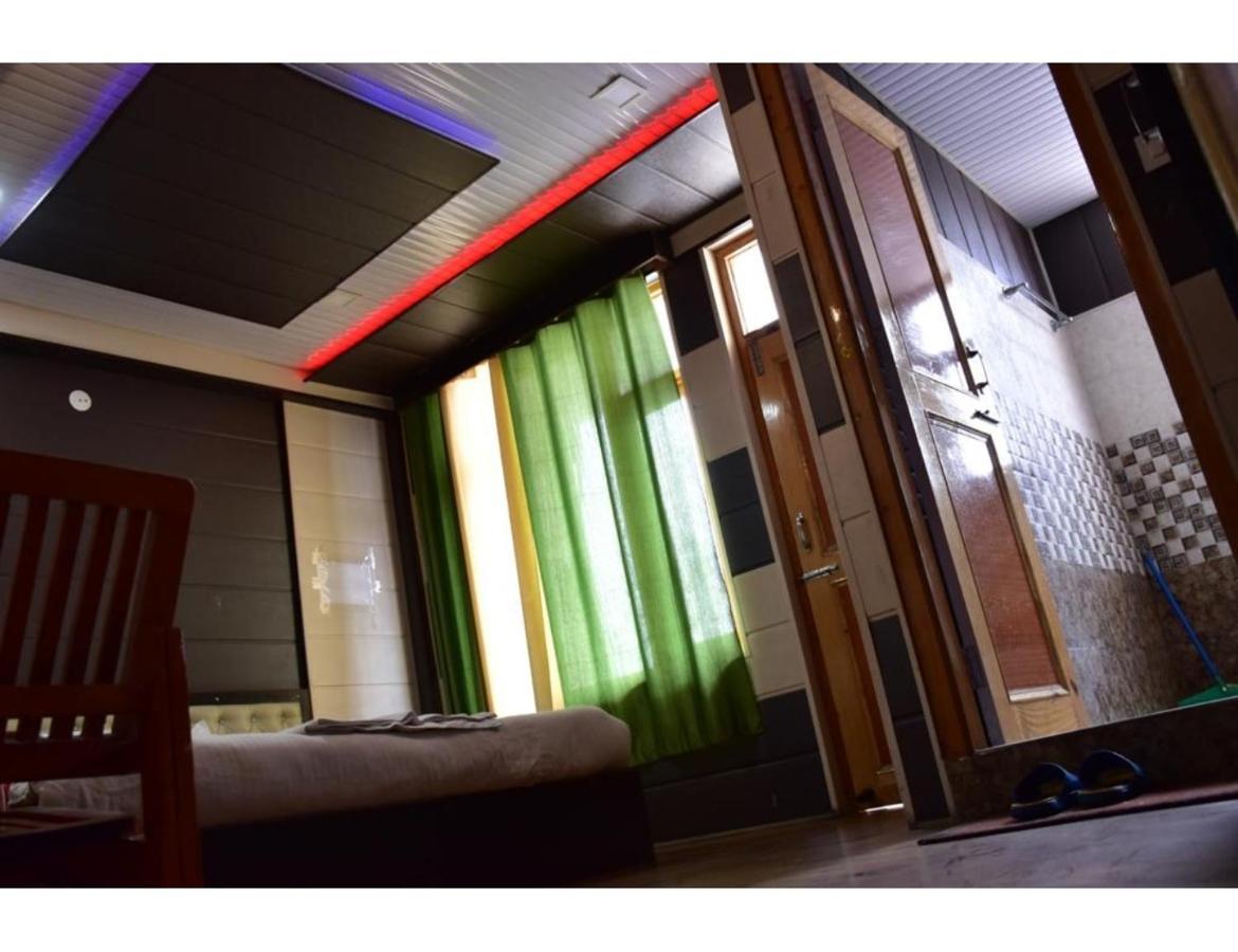 Hotel Peak View, Lahaul Sissu ภายนอก รูปภาพ